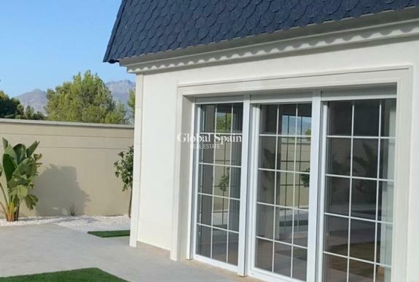 Resale - VILLA -
POLOP - Costa Blanca