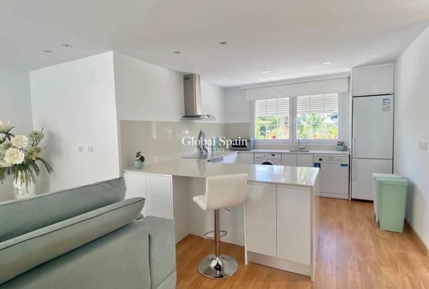 Resale - VILLA -
POLOP - Costa Blanca