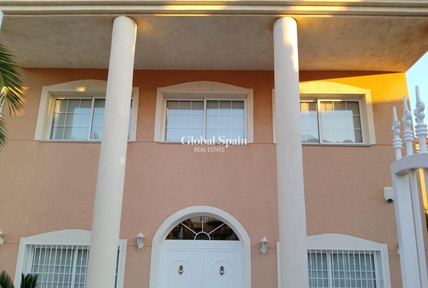 Resale - VILLA -
PUERTO DE MAZARRÓN - Bolnuevo