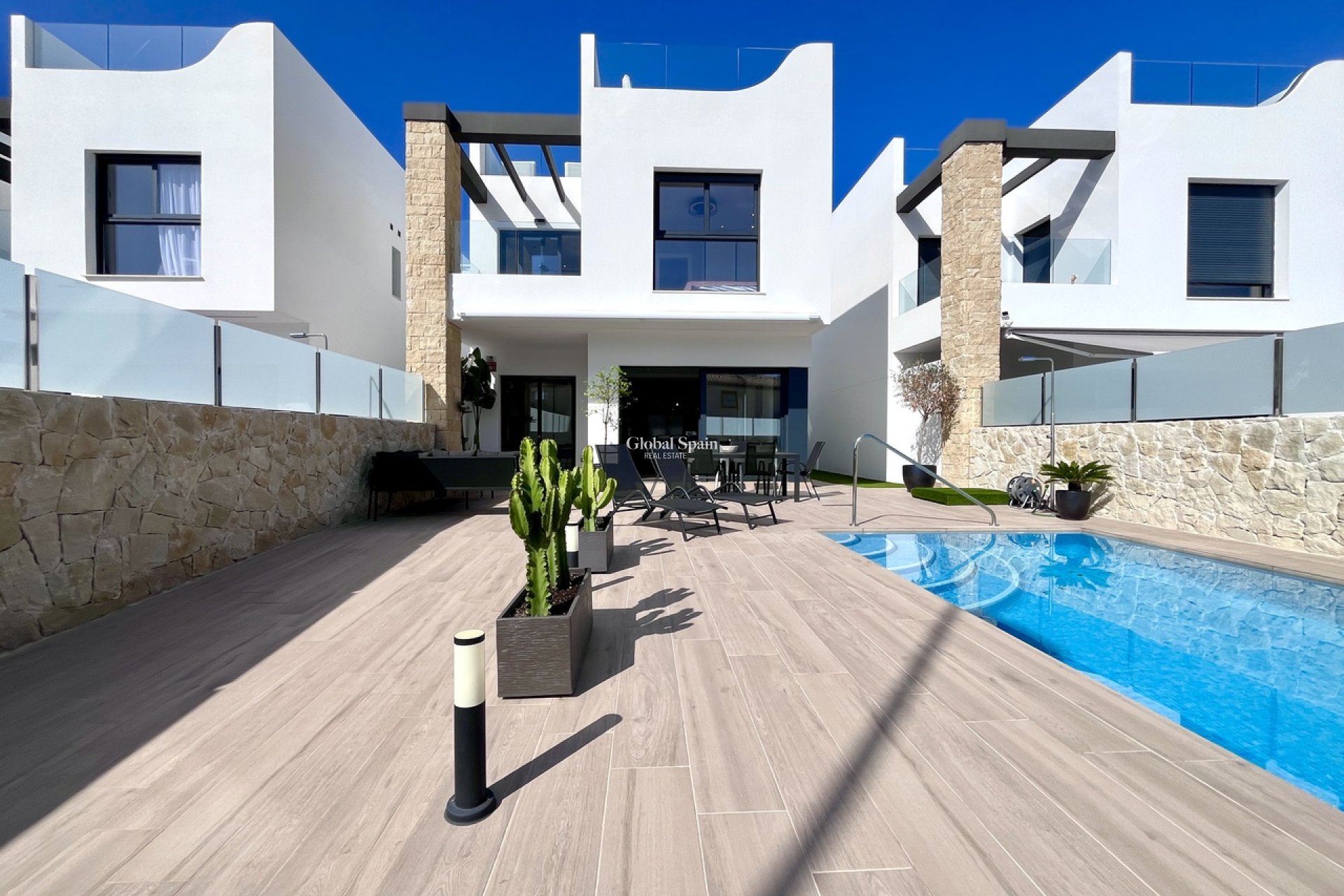Resale - VILLA -
PUNTA PRIMA - Costa Blanca