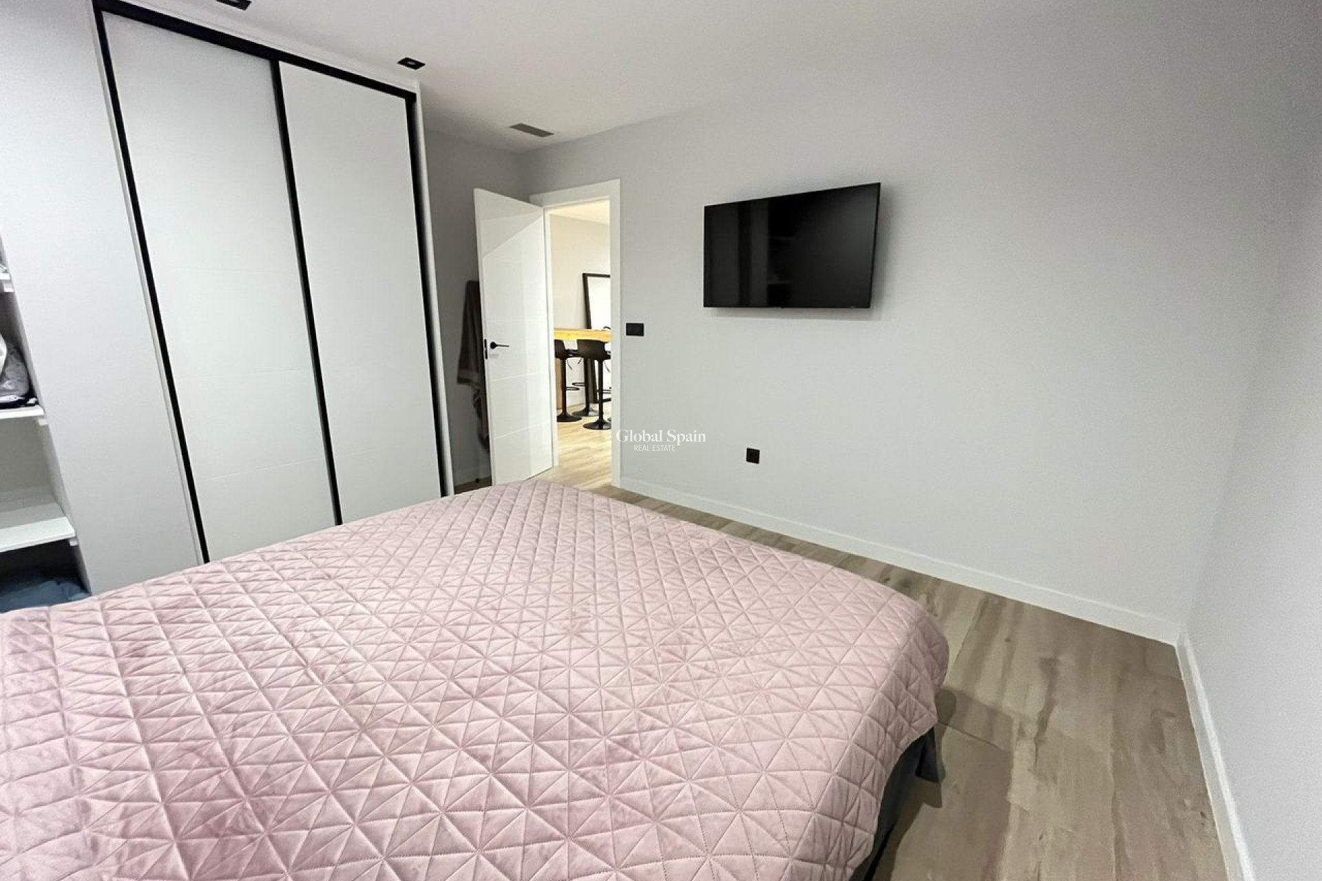 Resale - VILLA -
PUNTA PRIMA - Costa Blanca