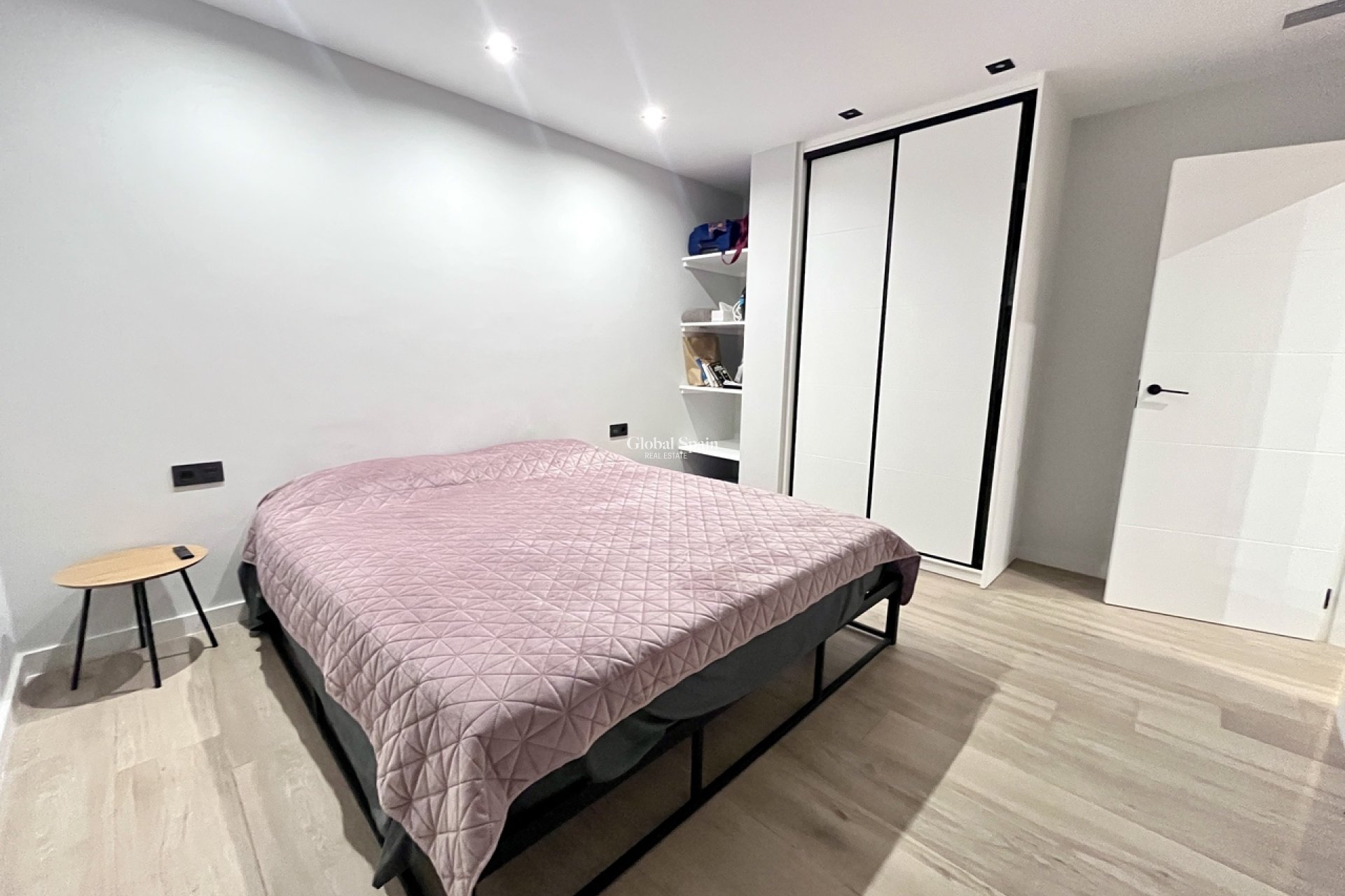 Resale - VILLA -
PUNTA PRIMA - Costa Blanca