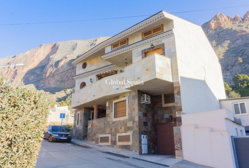 Resale - VILLA -
REDOVÁN - Comunidad Valenciana