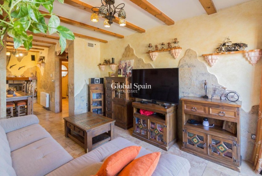 Resale - VILLA -
REDOVÁN - Comunidad Valenciana