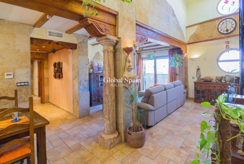 Resale - VILLA -
REDOVÁN - Comunidad Valenciana