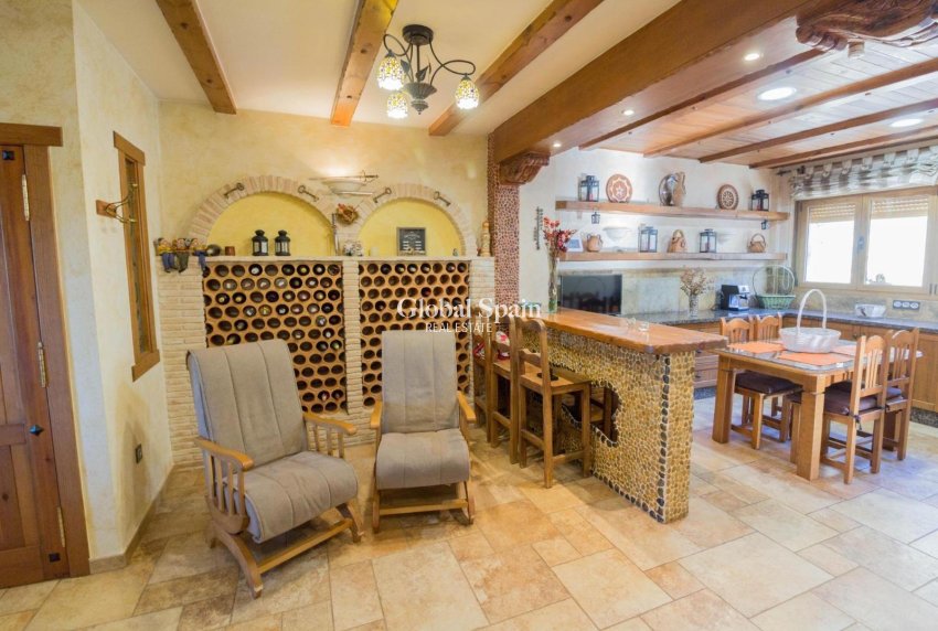 Resale - VILLA -
REDOVÁN - Comunidad Valenciana