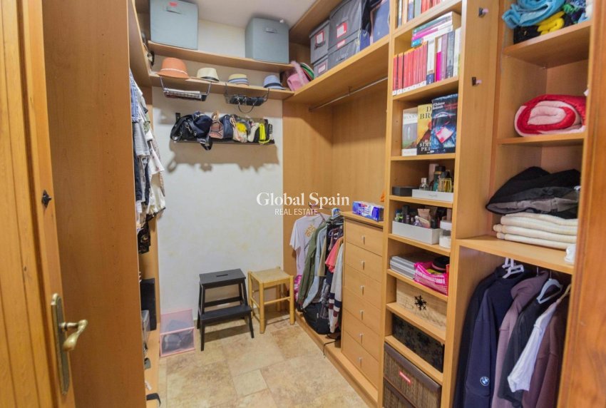 Resale - VILLA -
REDOVÁN - Comunidad Valenciana