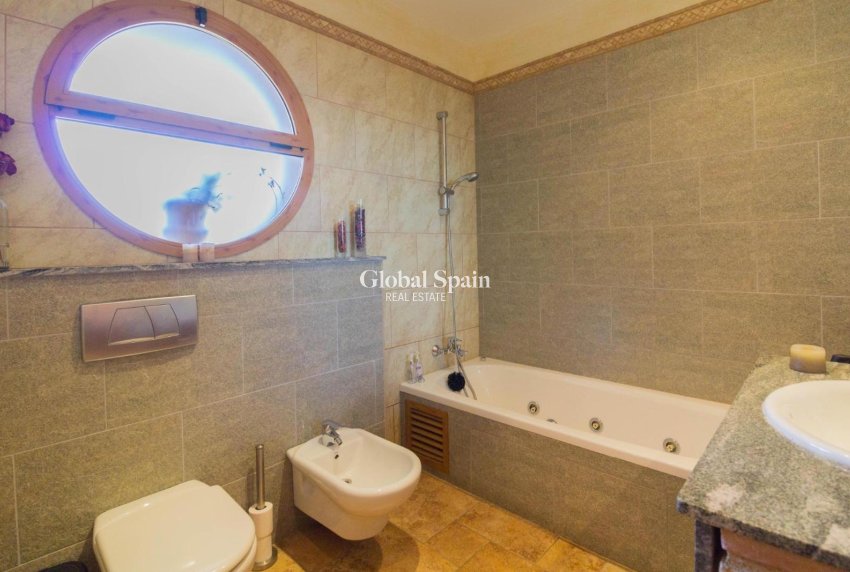 Resale - VILLA -
REDOVÁN - Comunidad Valenciana