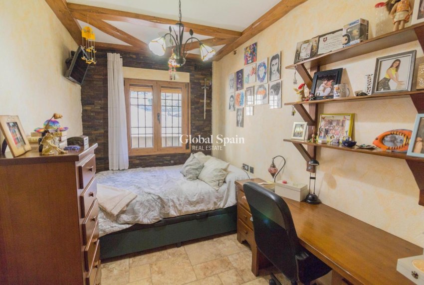 Resale - VILLA -
REDOVÁN - Comunidad Valenciana