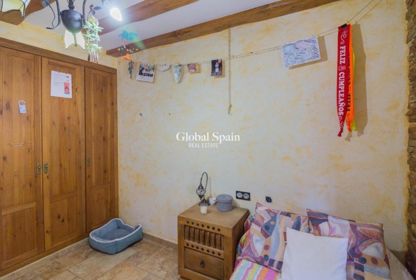 Resale - VILLA -
REDOVÁN - Comunidad Valenciana