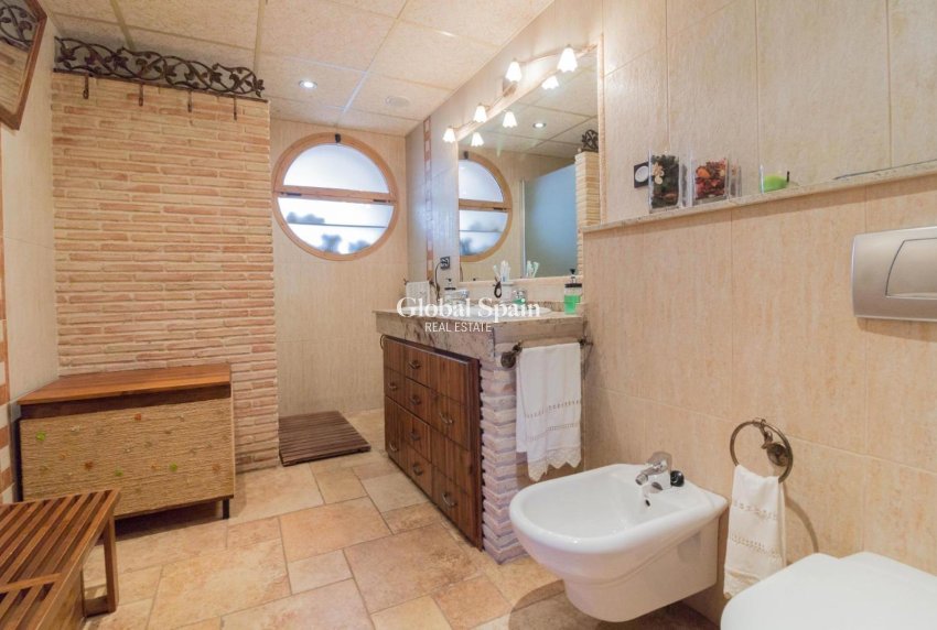 Resale - VILLA -
REDOVÁN - Comunidad Valenciana