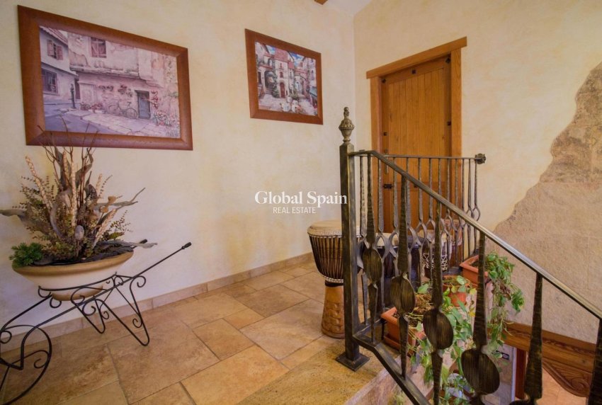 Resale - VILLA -
REDOVÁN - Comunidad Valenciana