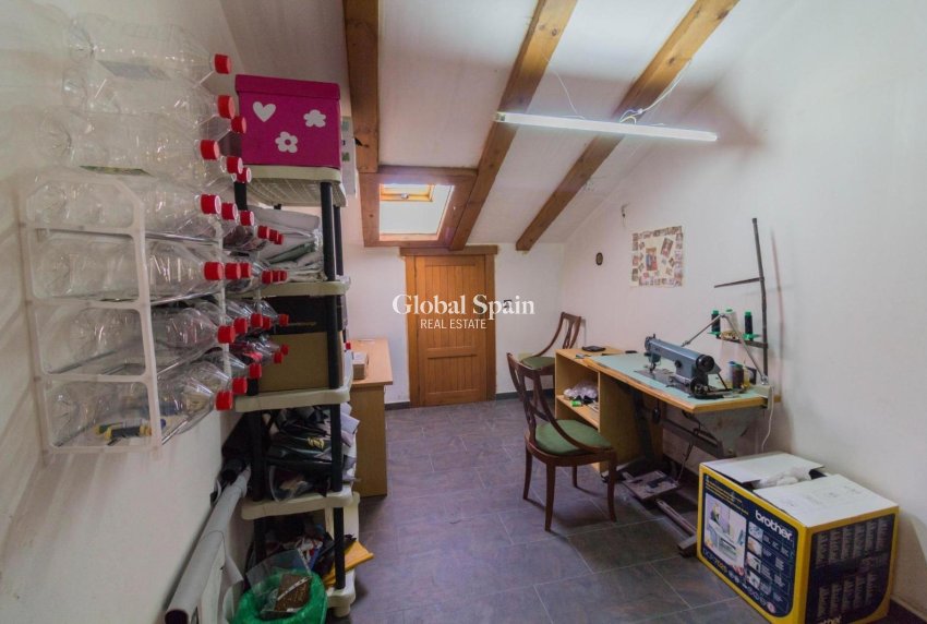 Resale - VILLA -
REDOVÁN - Comunidad Valenciana