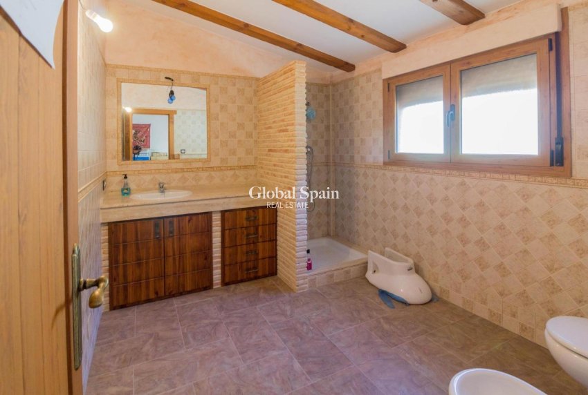 Resale - VILLA -
REDOVÁN - Comunidad Valenciana