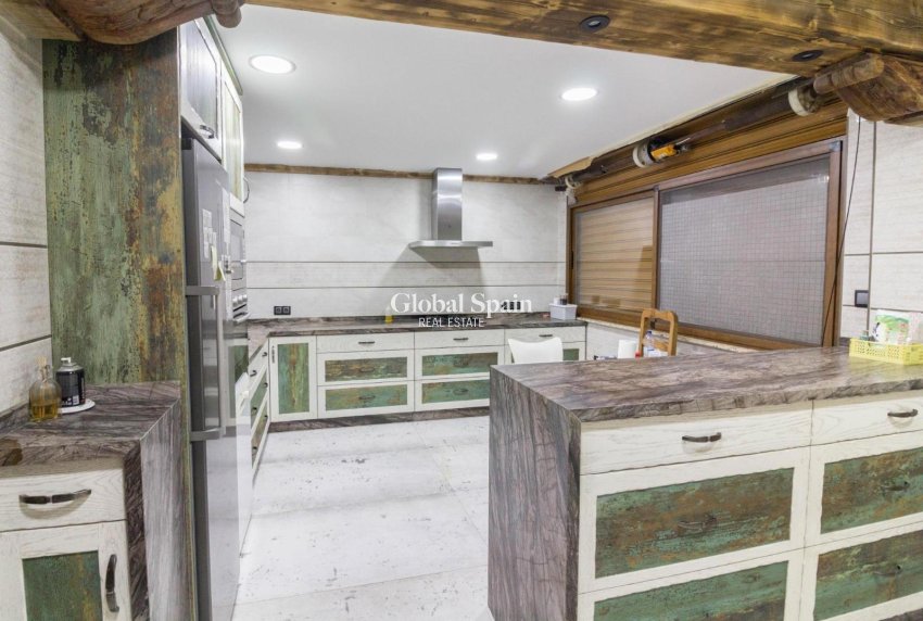 Resale - VILLA -
REDOVÁN - Comunidad Valenciana