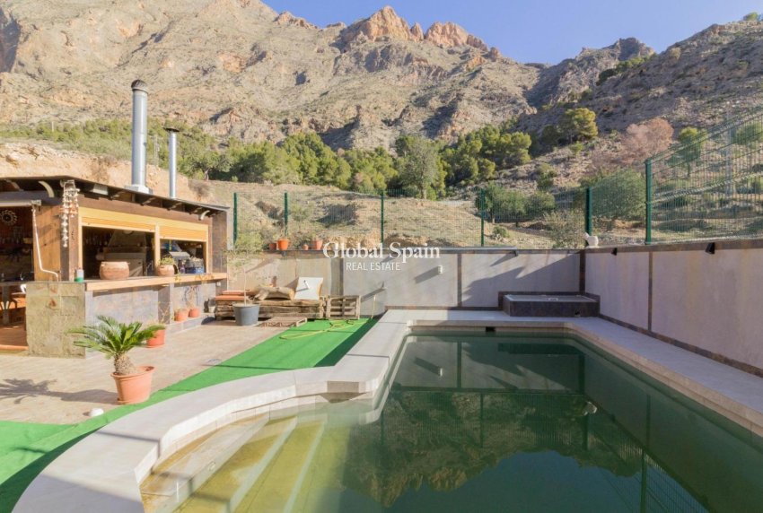 Resale - VILLA -
REDOVÁN - Comunidad Valenciana