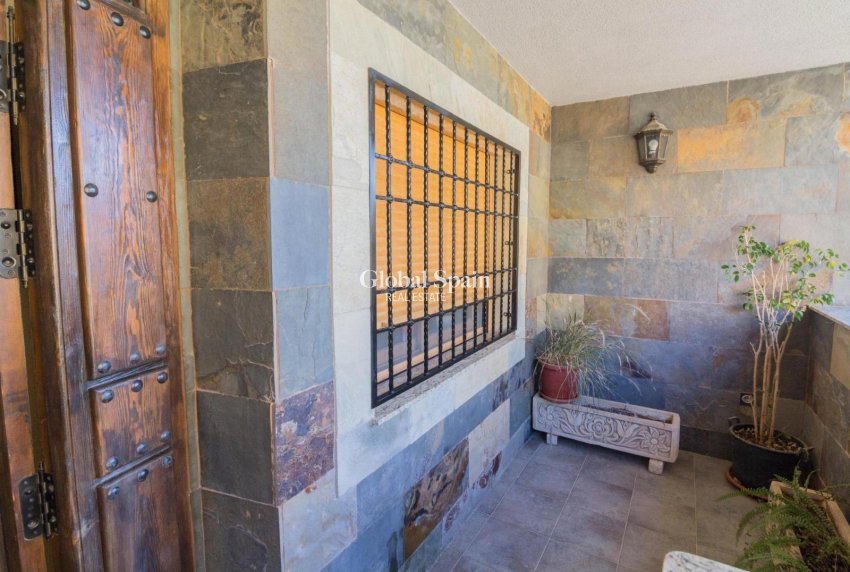 Resale - VILLA -
REDOVÁN - Comunidad Valenciana