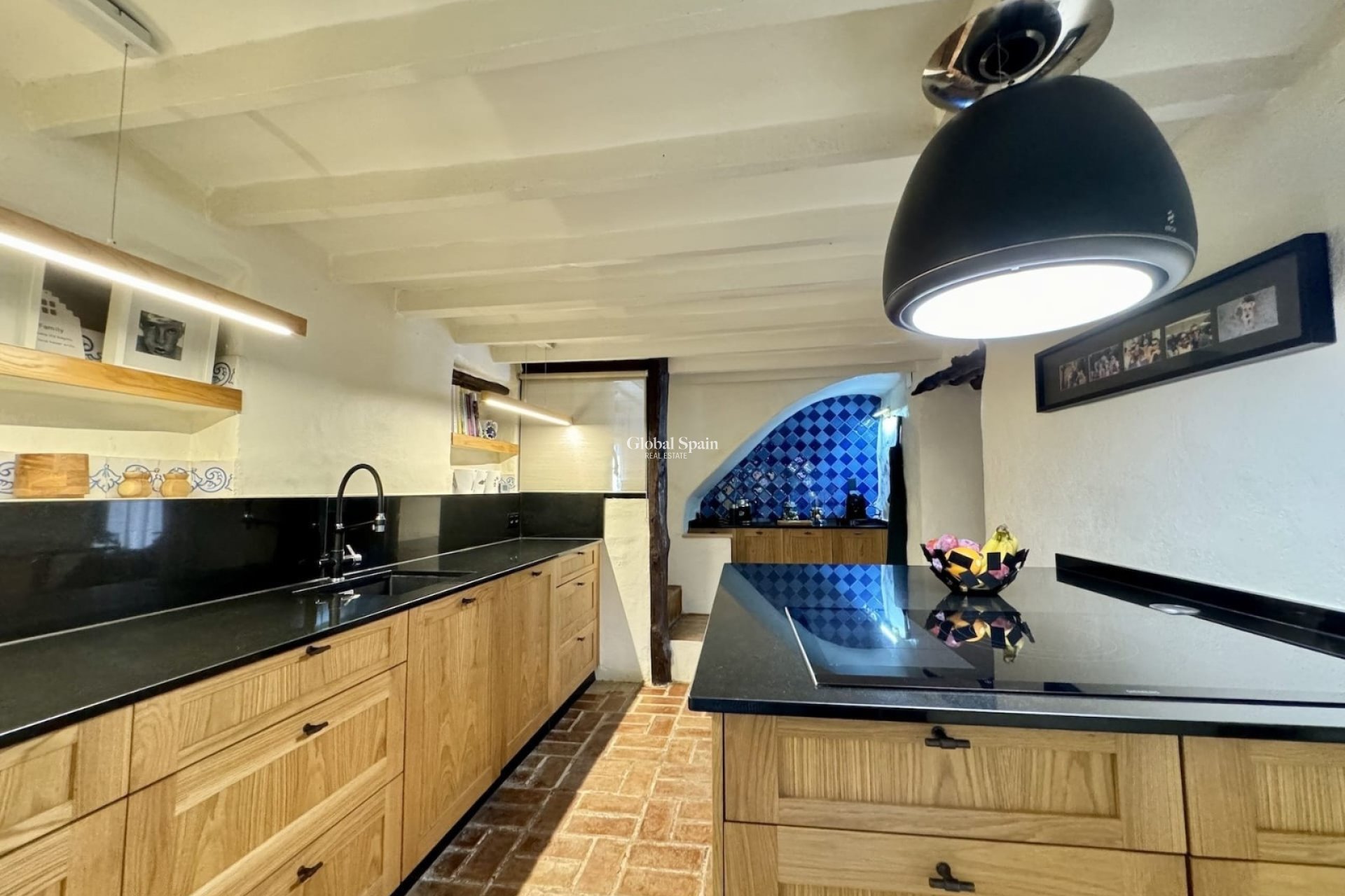 Resale - VILLA -
RELLEU - Inland