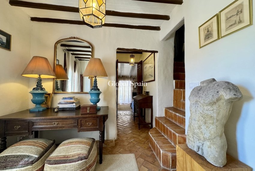 Resale - VILLA -
RELLEU - Inland