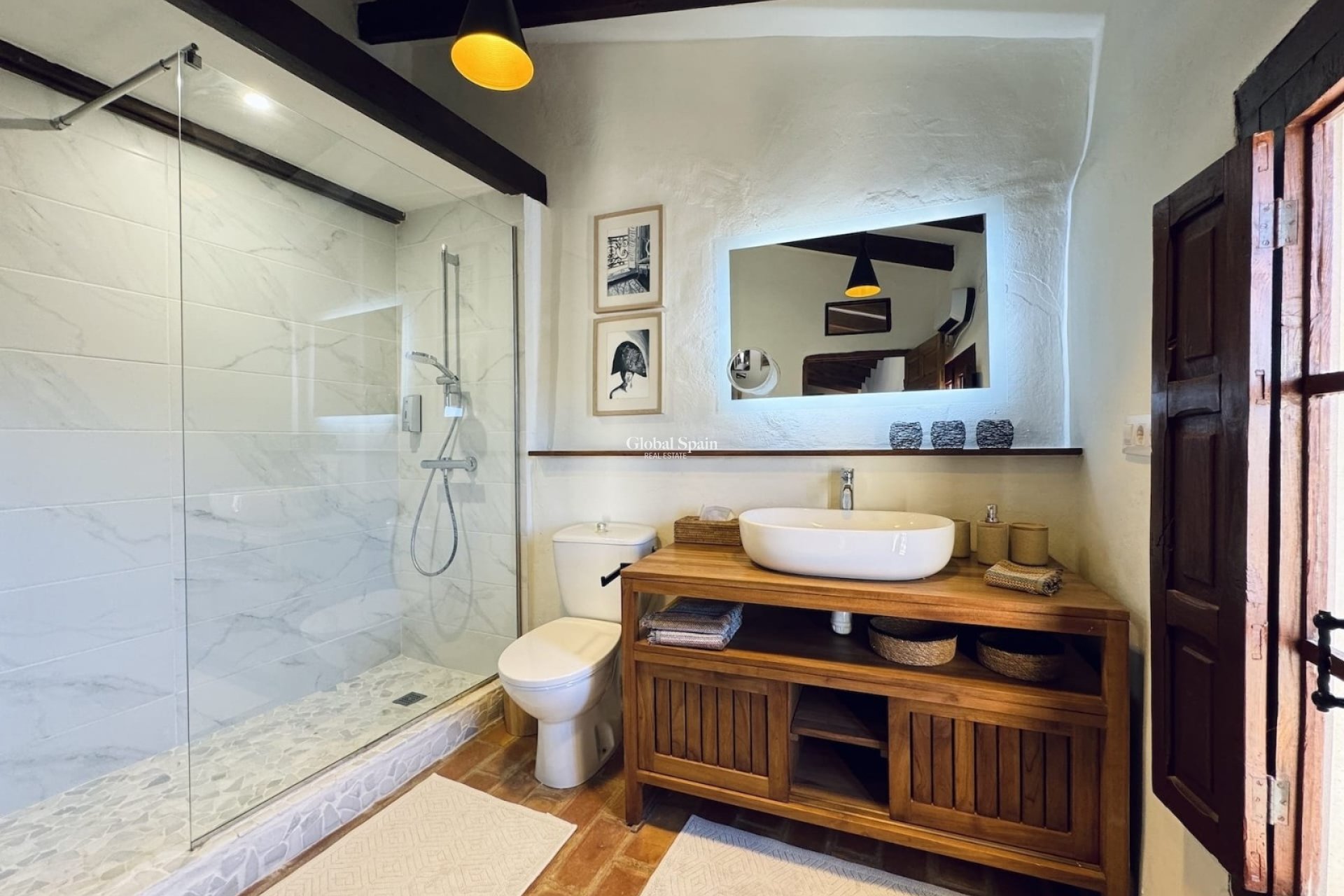 Resale - VILLA -
RELLEU - Inland