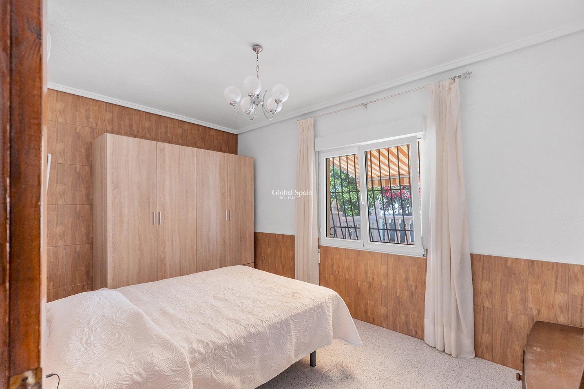 Resale - VILLA -
ROJALES - Centro de la Ciudad Quesada