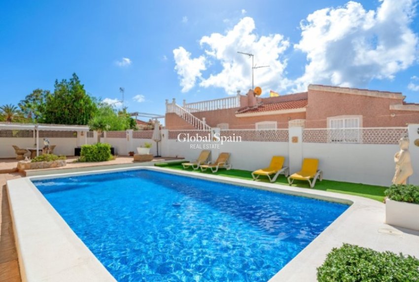 Resale - VILLA -
ROJALES - Ciudad Quesada