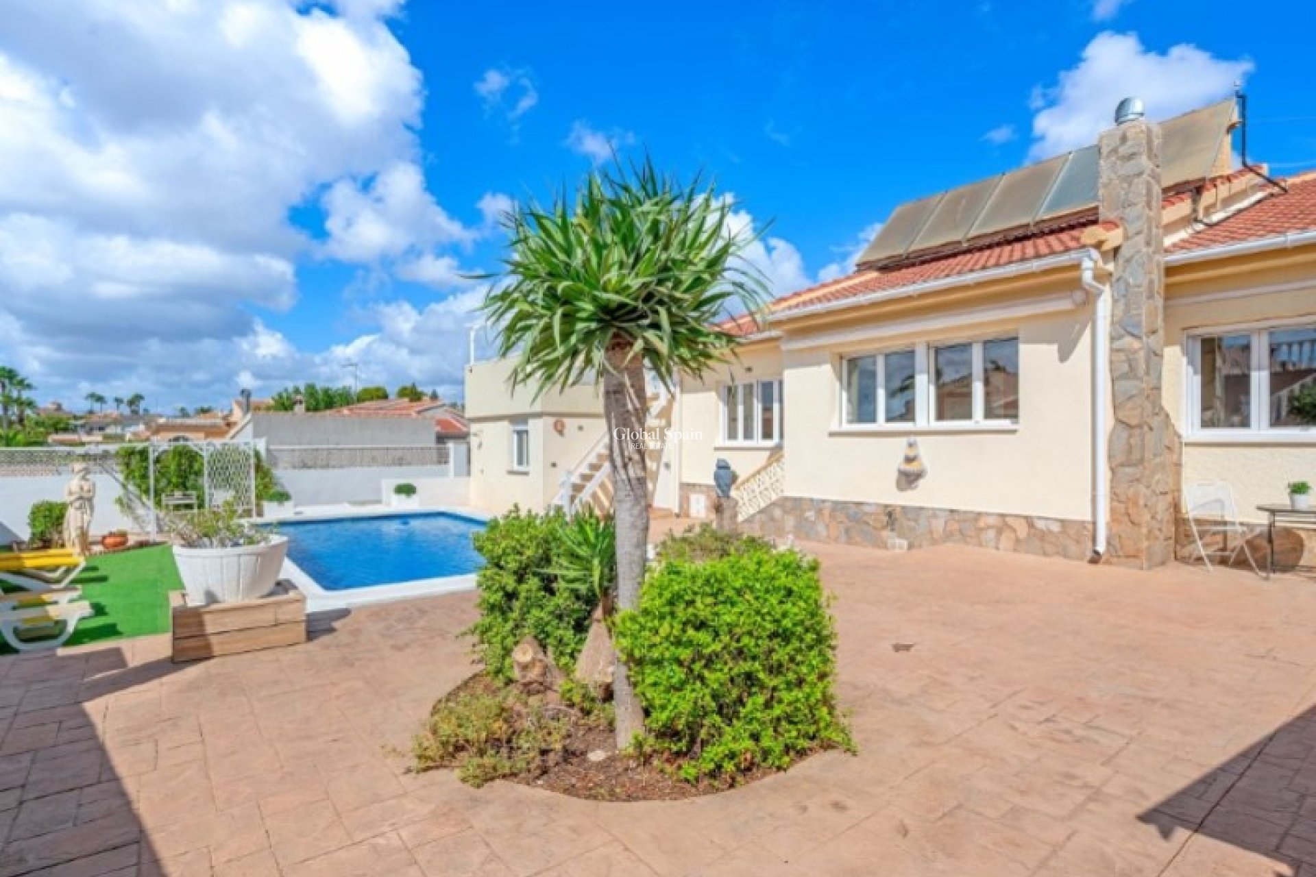 Resale - VILLA -
ROJALES - Ciudad Quesada