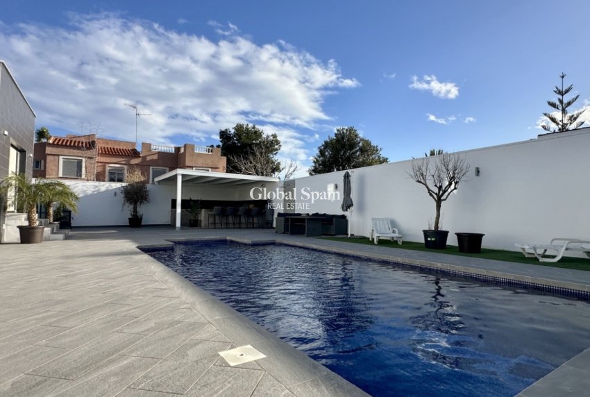 Resale - VILLA -
ROJALES - Ciudad Quesada