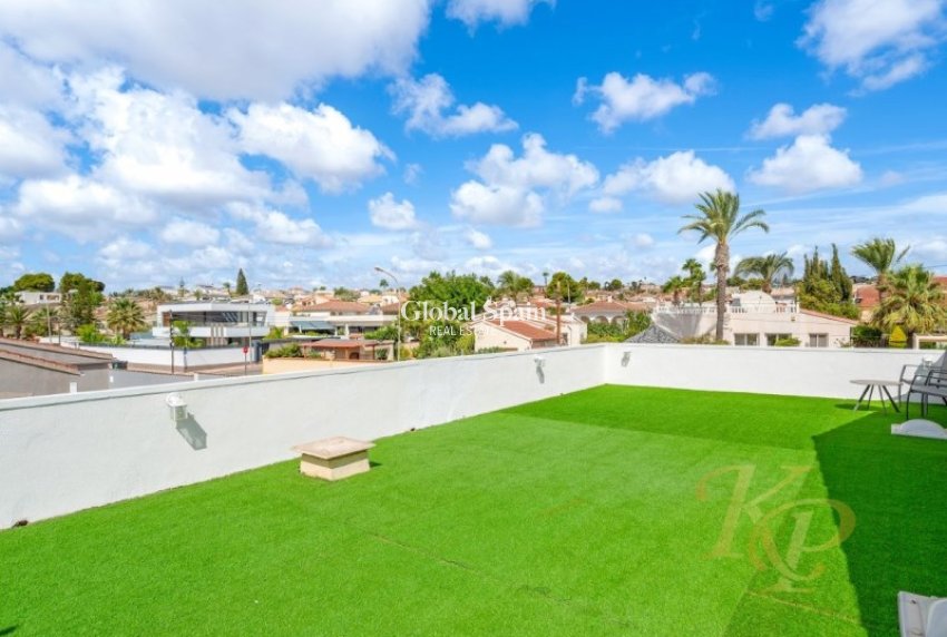 Resale - VILLA -
ROJALES - Ciudad Quesada