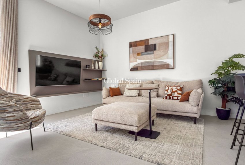 Resale - VILLA -
ROJALES - Ciudad Quesada