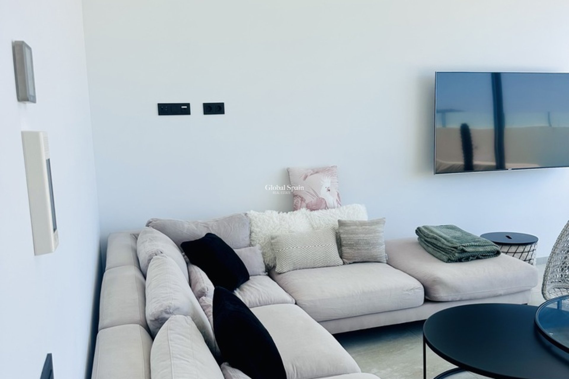 Resale - VILLA -
ROJALES - Costa Blanca