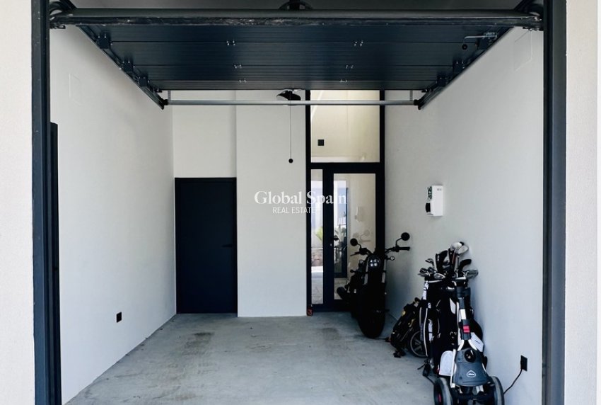 Resale - VILLA -
ROJALES - Costa Blanca