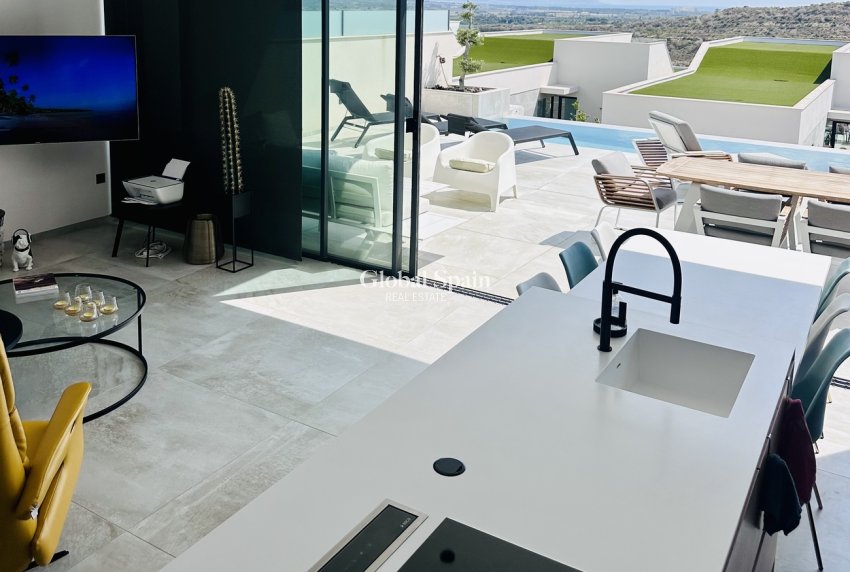 Resale - VILLA -
ROJALES - Costa Blanca