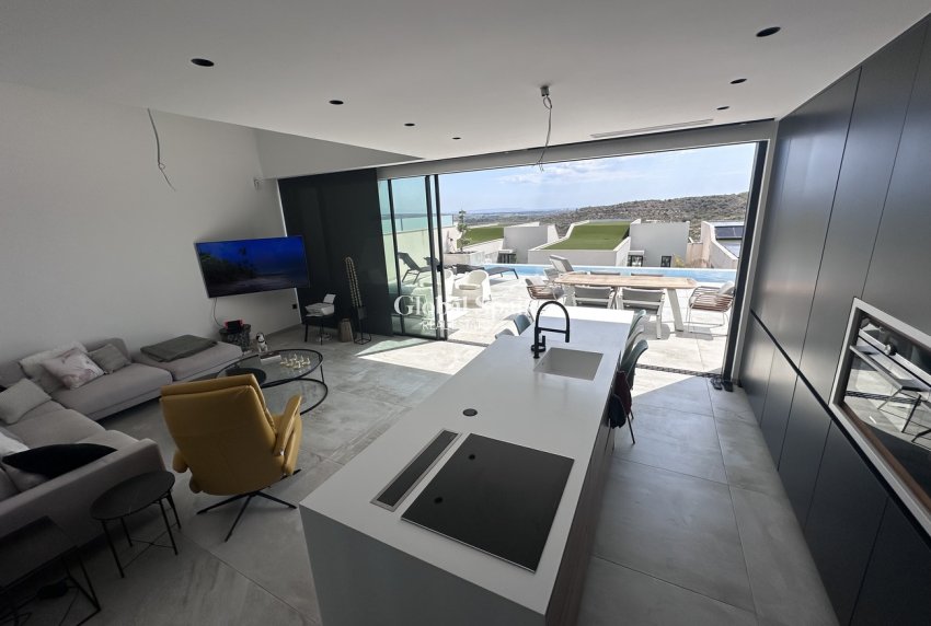 Resale - VILLA -
ROJALES - Costa Blanca