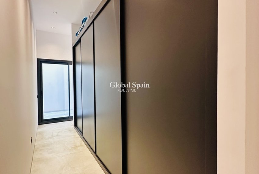 Resale - VILLA -
ROJALES - Costa Blanca