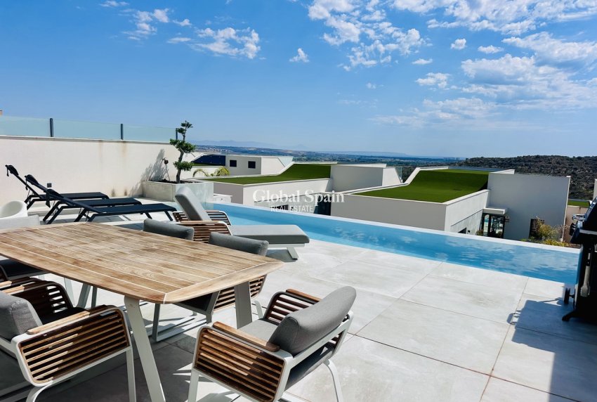 Resale - VILLA -
ROJALES - Costa Blanca