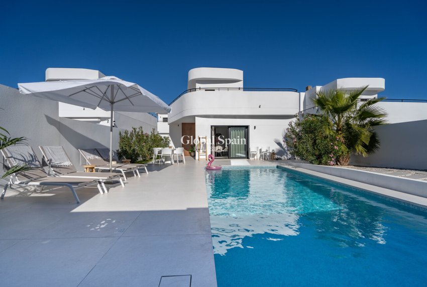 Resale - VILLA -
ROJALES - Costa Blanca