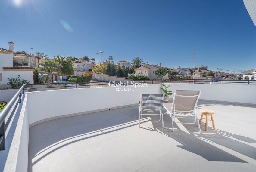 Resale - VILLA -
ROJALES - Costa Blanca