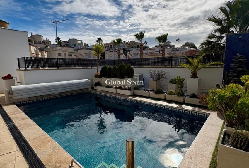 Resale - VILLA -
ROJALES - Costa Blanca