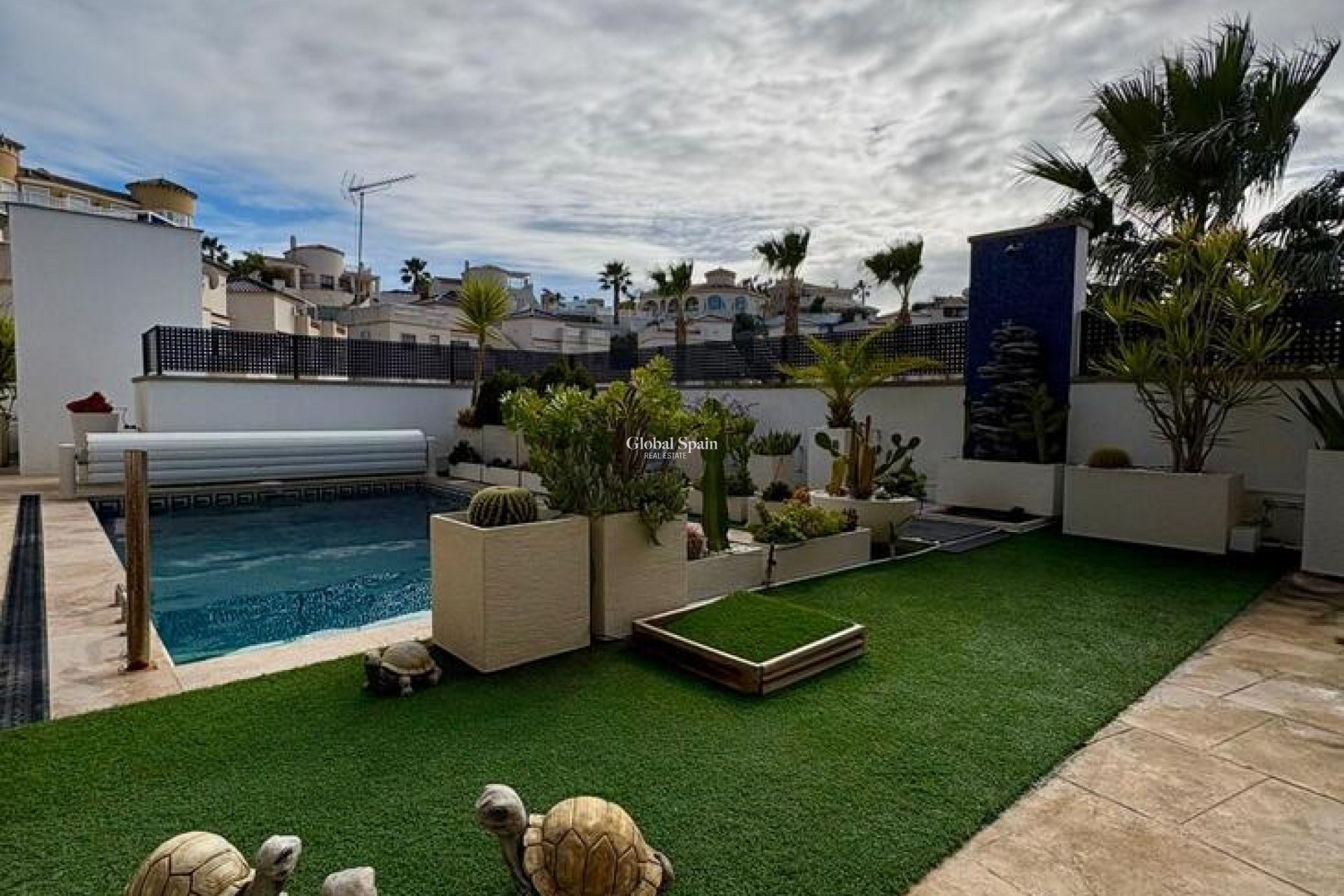 Resale - VILLA -
ROJALES - Costa Blanca