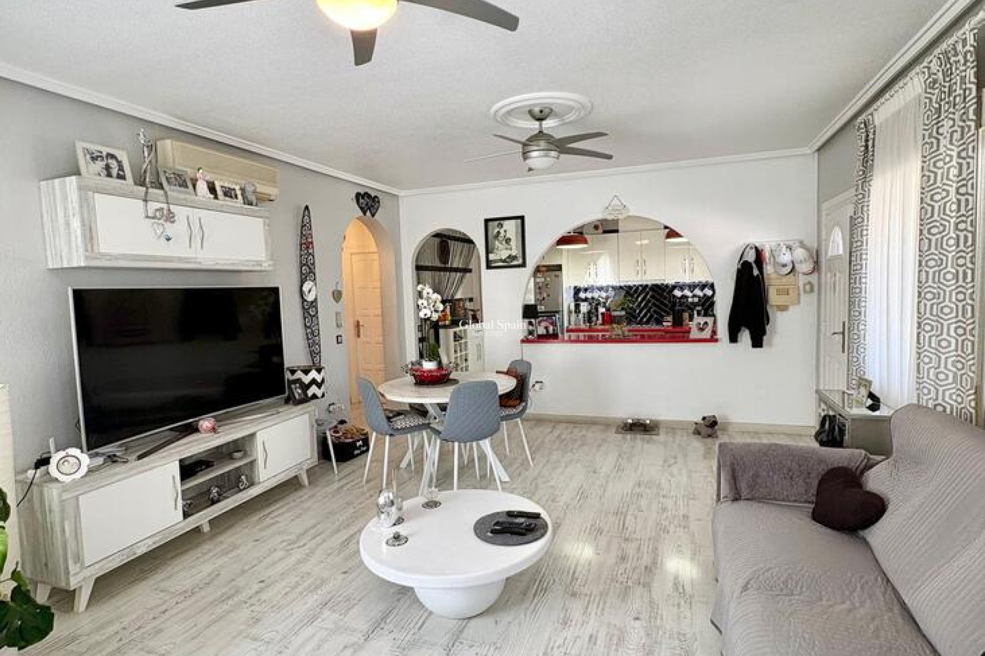 Resale - VILLA -
ROJALES - Costa Blanca