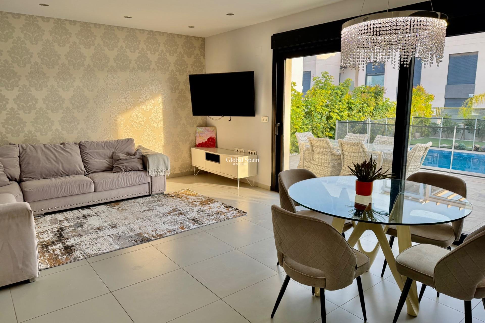 Resale - VILLA -
ROJALES - Cuidad Quesada