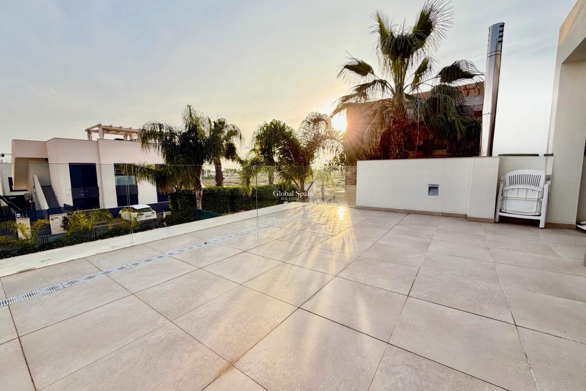 Resale - VILLA -
ROJALES - Cuidad Quesada