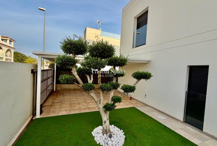 Resale - VILLA -
ROJALES - Cuidad Quesada