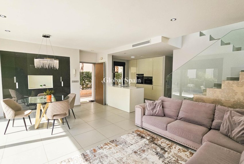 Resale - VILLA -
ROJALES - Cuidad Quesada