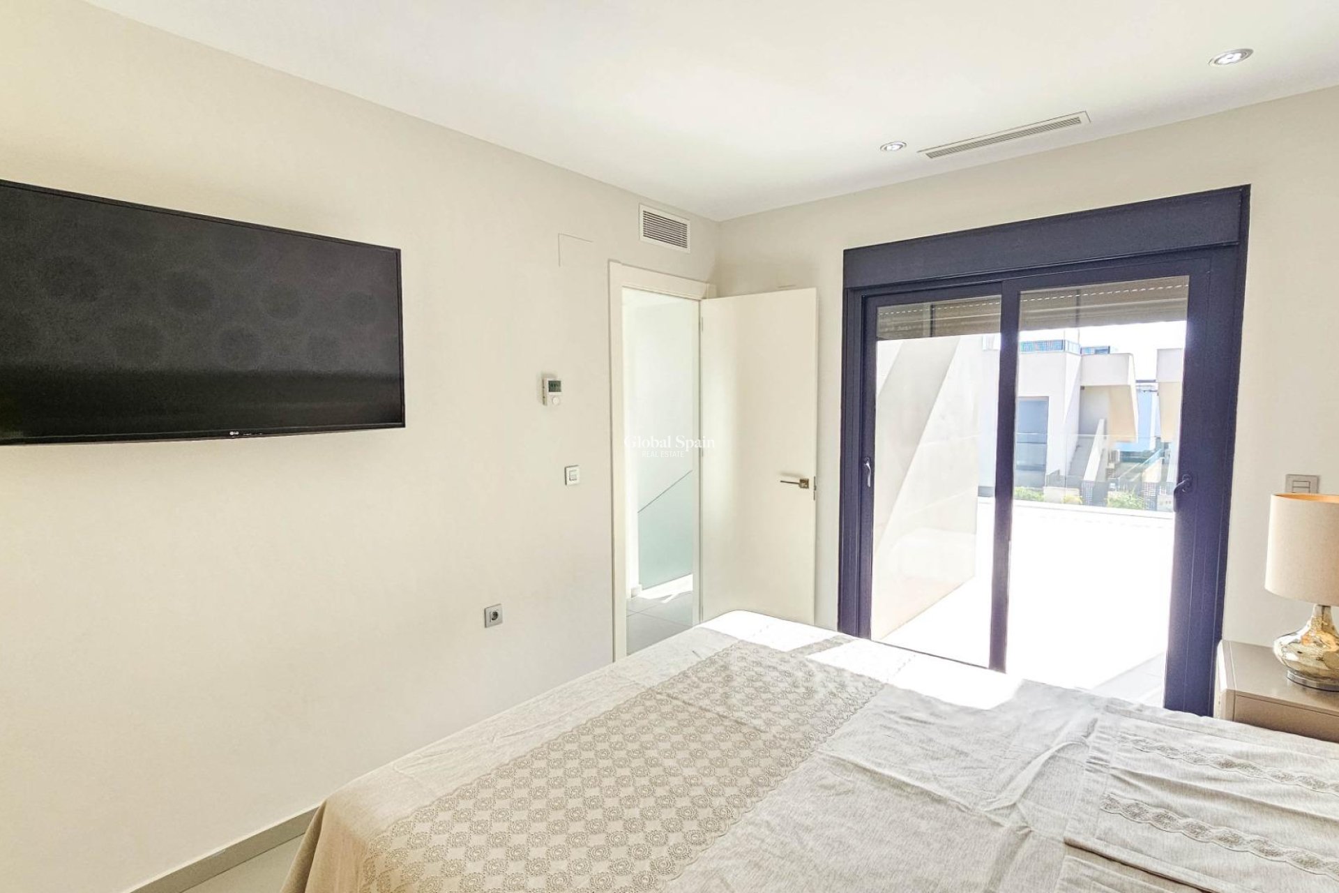 Resale - VILLA -
ROJALES - Cuidad Quesada