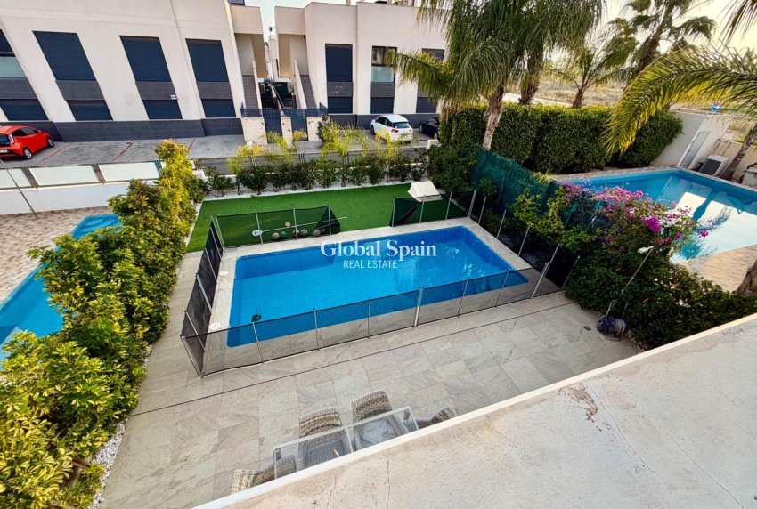 Resale - VILLA -
ROJALES - Cuidad Quesada