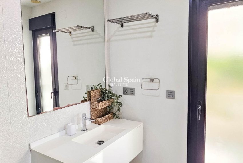 Resale - VILLA -
ROJALES - Cuidad Quesada