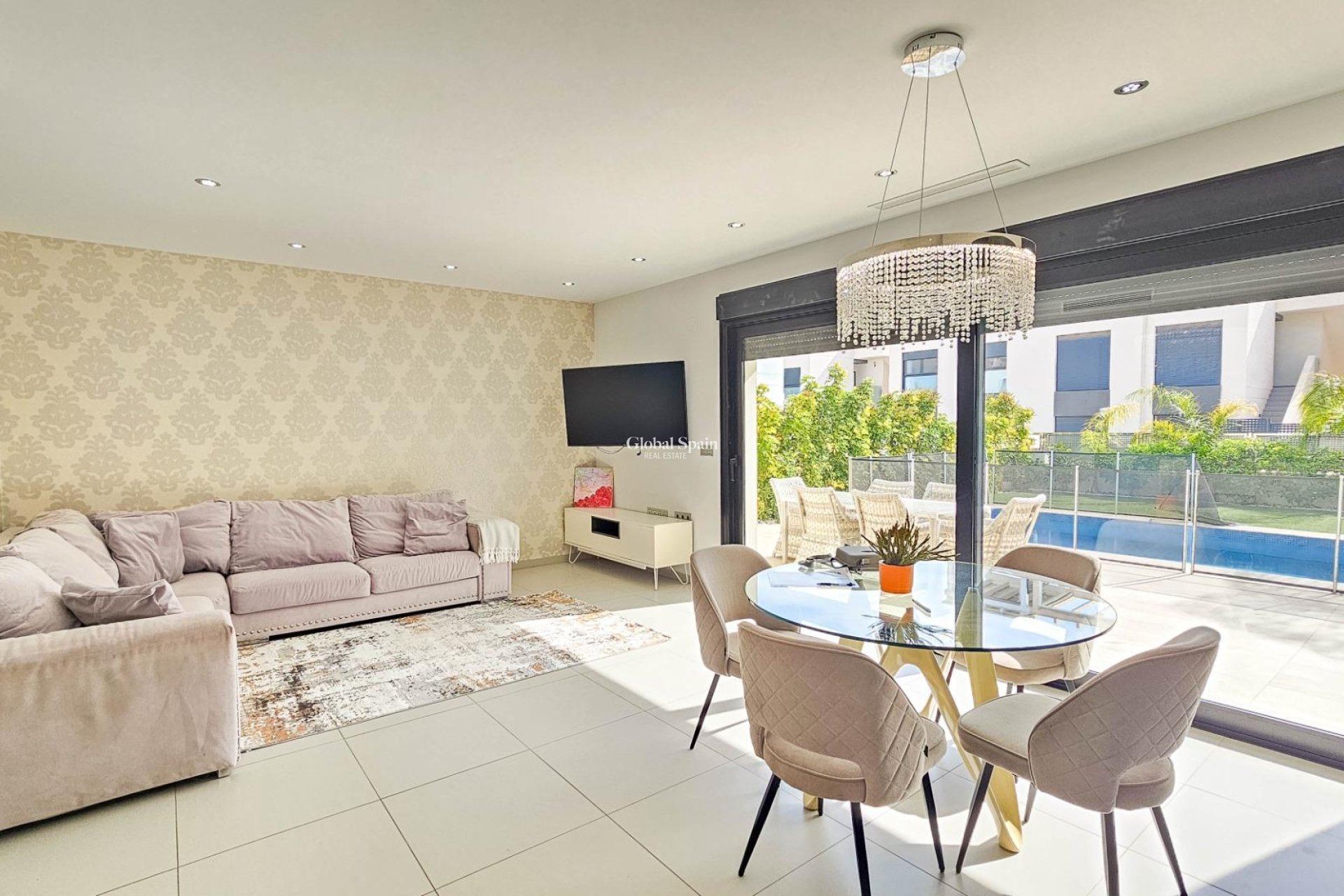 Resale - VILLA -
ROJALES - Cuidad Quesada