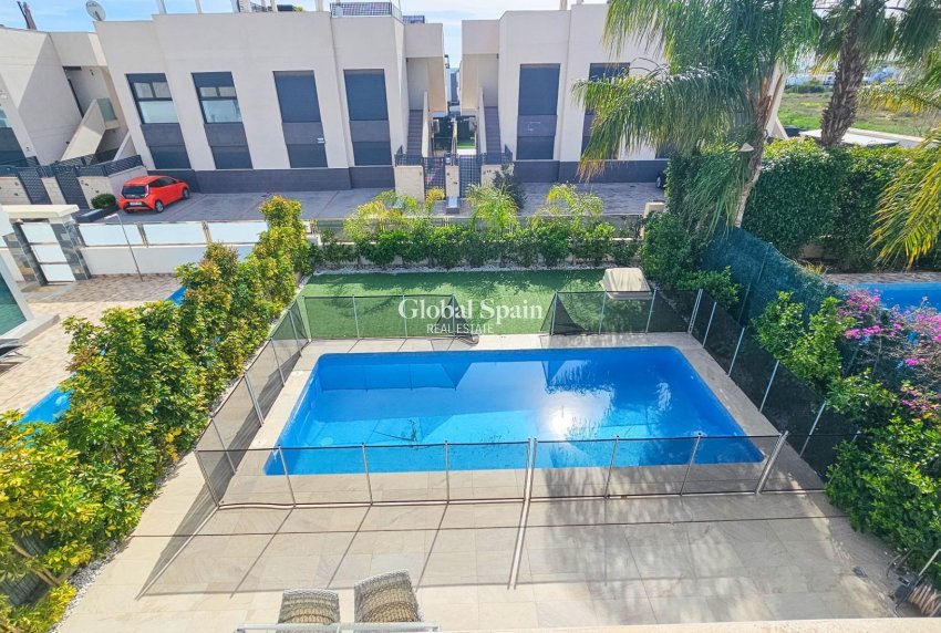 Resale - VILLA -
ROJALES - Cuidad Quesada